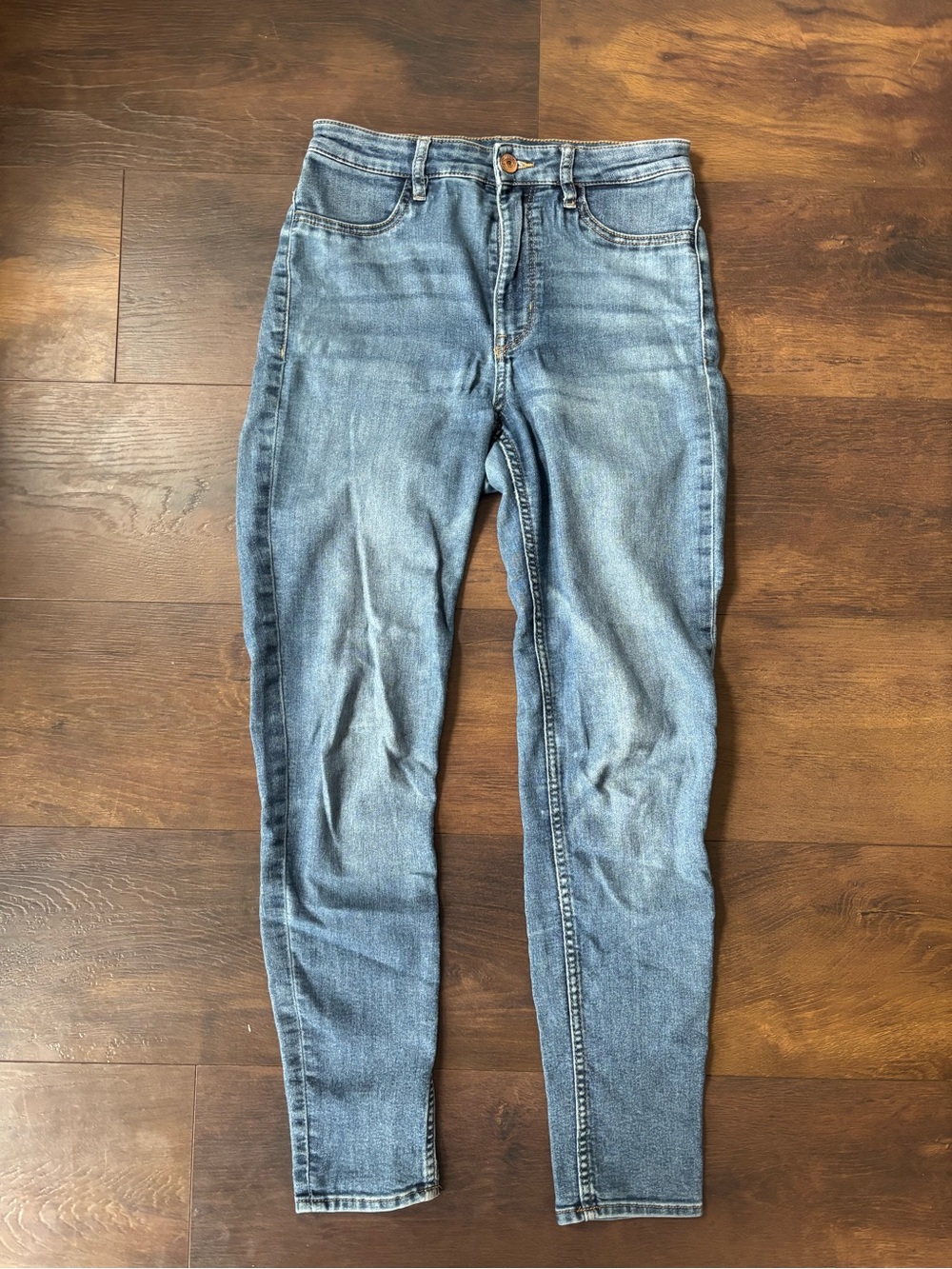 Divided‎ Skinny Jeans in Light Blue Wash